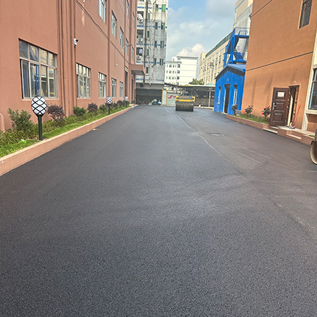 產(chǎn)業(yè)園道路瀝青鋪攤2
